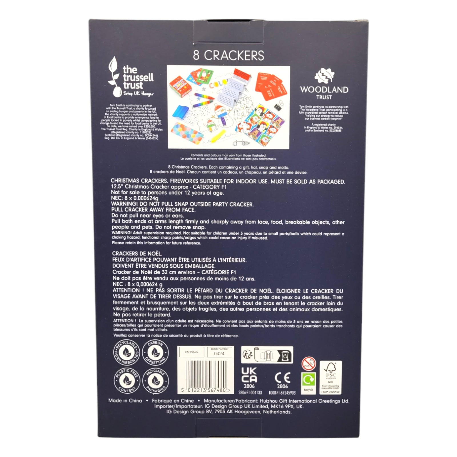 Tom Smith Silver Family Crackers 8-pack inside